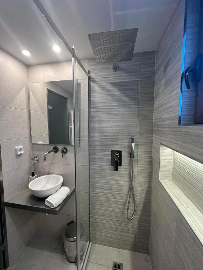 Guesthouse Mouses Калаврита Экстерьер фото