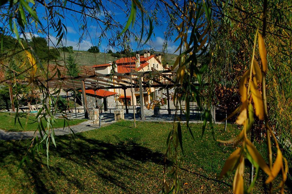 Guesthouse Mouses Калаврита Экстерьер фото